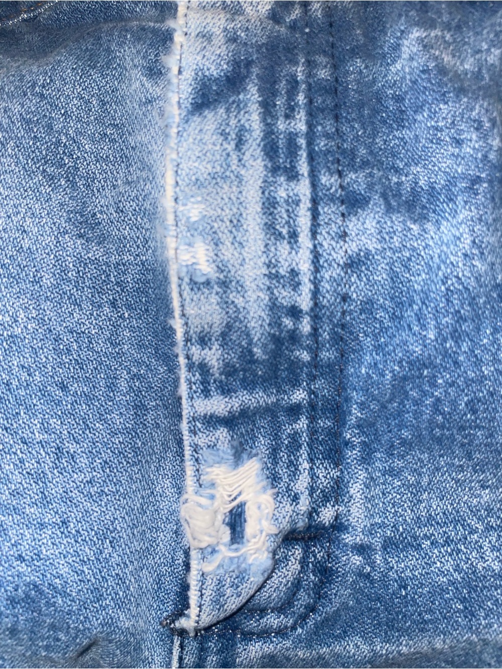 Wrangler Men's Distressed Light Blue Straight Jeans - Picture 4 of 4